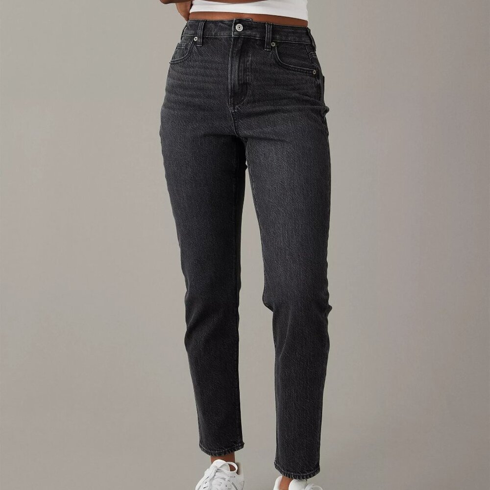 NWT, AE Strigid Mom Jean, 4 short